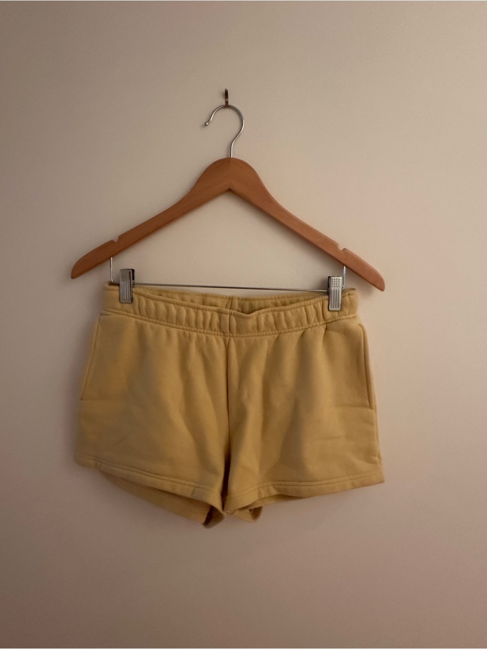Yellow TNA short